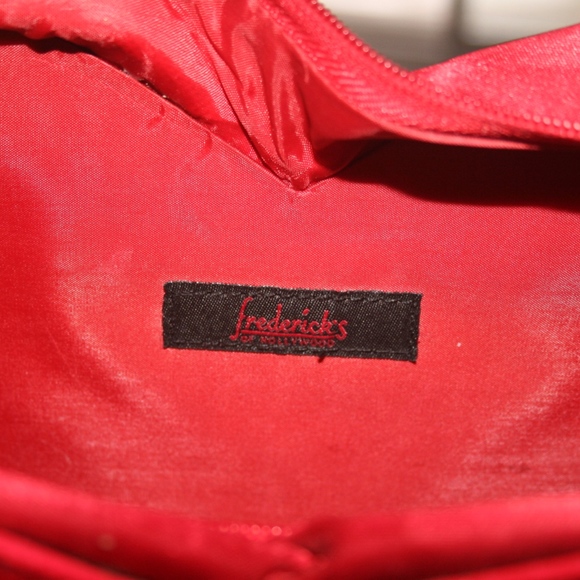 FREDRICK'S OF HOLLYWOOD HEART PURSE - Picture 2 of 2
